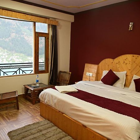 Krishana Cottage A Pure Veg !!!300 M From Hadimba Temple!!!Balcony Rooms!!!Veg Restaurant!!!Couple Friendly!!!Family Cottage!!! Manāli Dış mekan fotoğraf